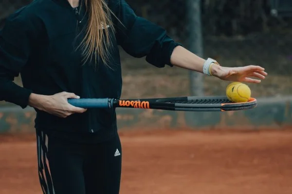 tennis player receiving serve